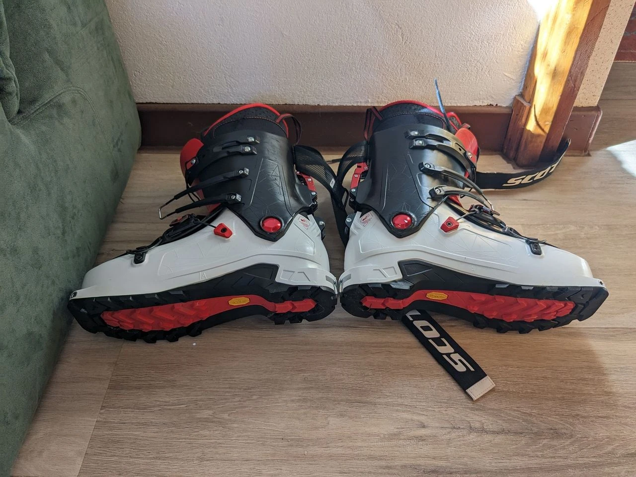 Scott Cosmos 6 Scott Cosmos – Image 4